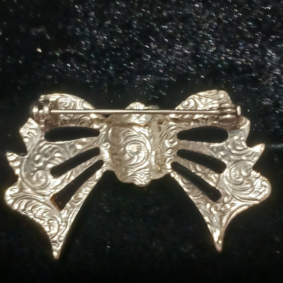 Vintage Marcasite and Pearl Bow Brooch Pin - Picture 2 of 5